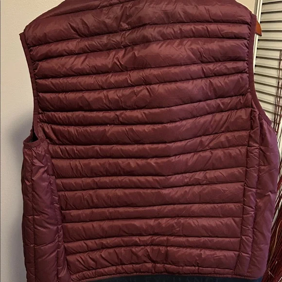 Armani Exchange Burgundy Quilted Vest - Picture 5 of 12